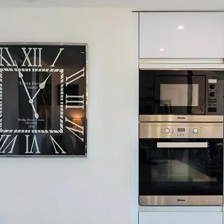 Address Luxury Living 이비자타운