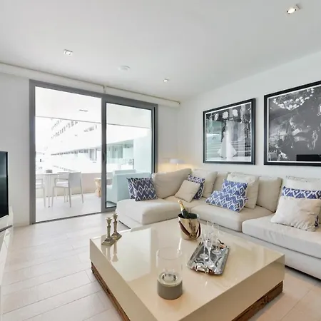 Address Luxury Living 아파트