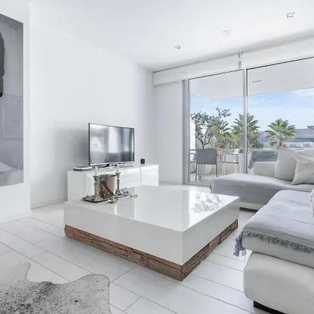 Address Luxury Living 이비자타운